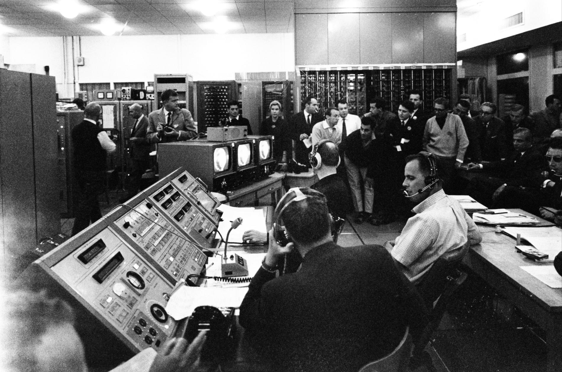 1962.07.11SalleDeControlePleumeurBodouPB1