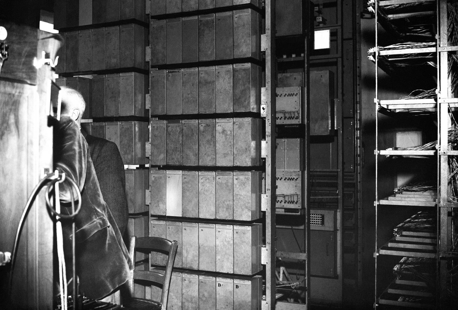 1952.11CommutateurBloisR6SENum104986