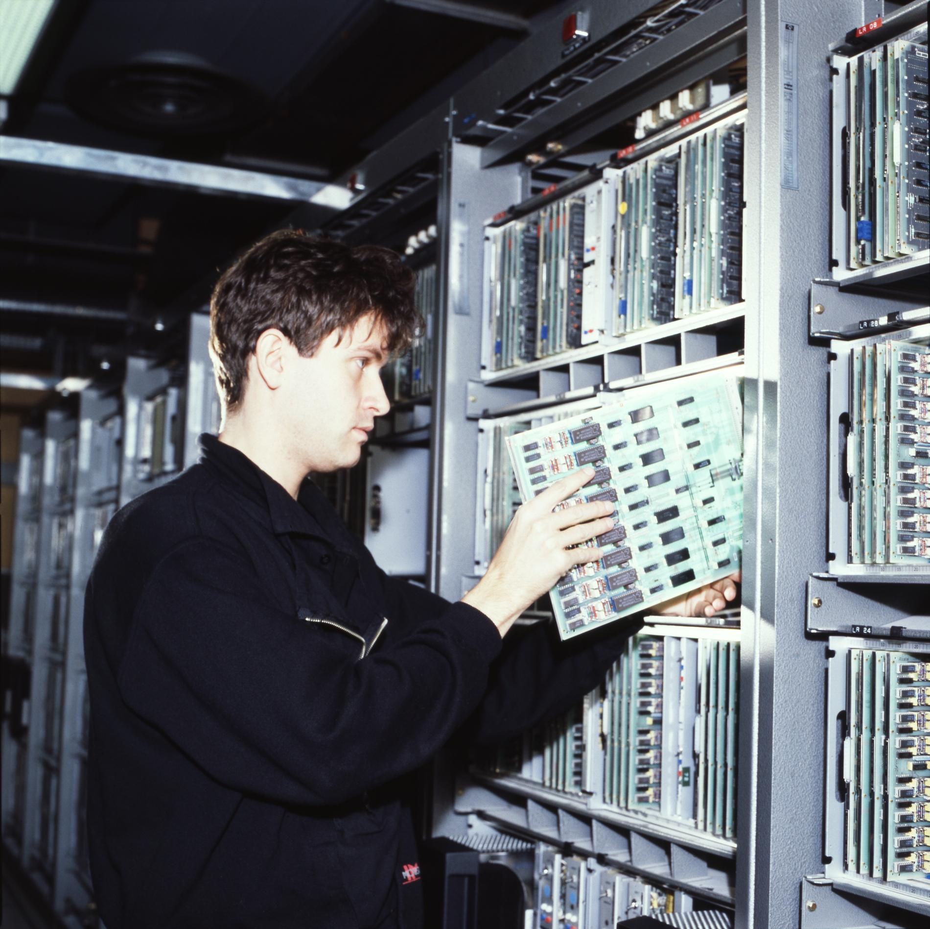 1985E10.5PaviTuileries001