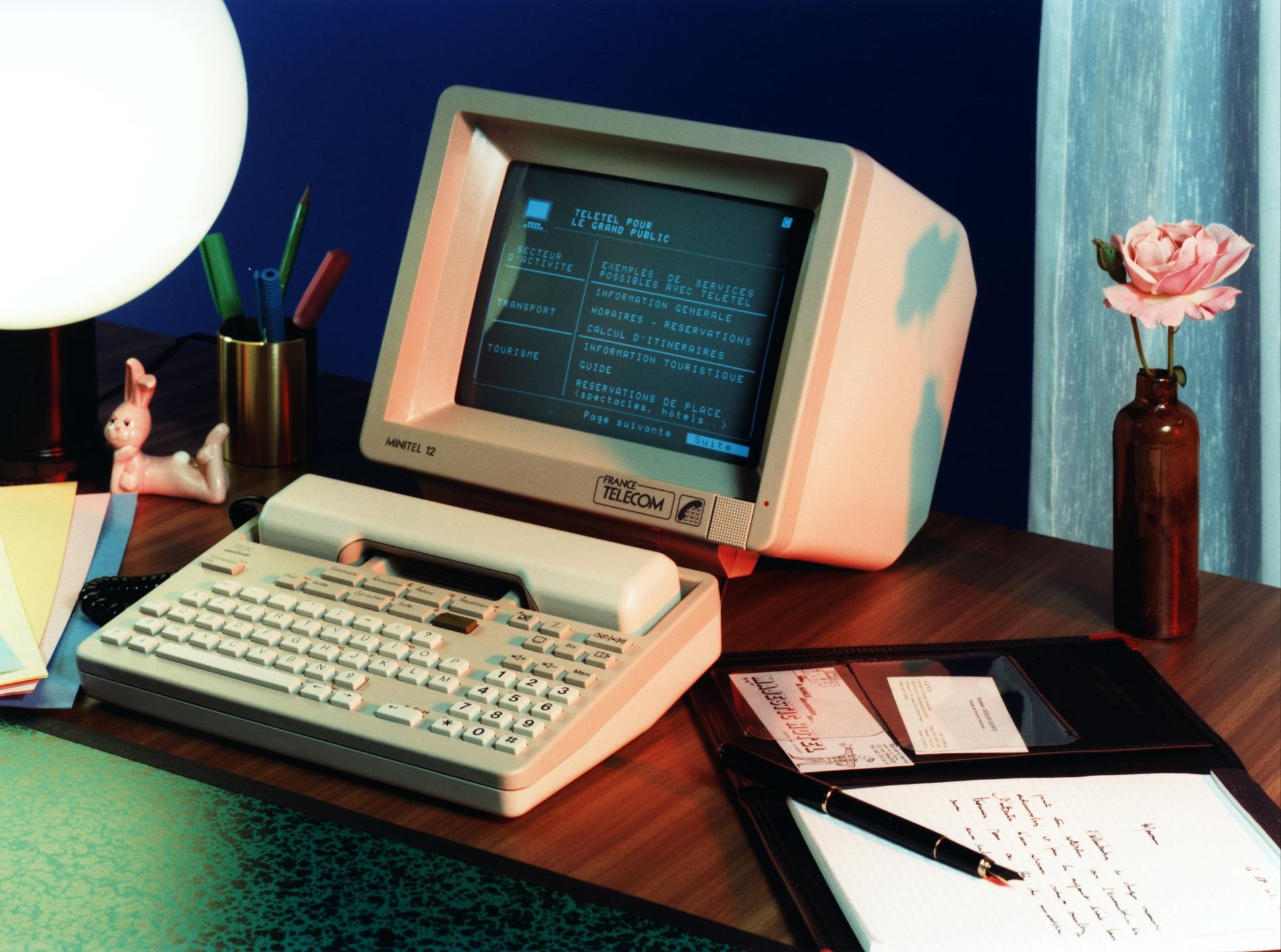 1989.07.06Minitel12Alcatel