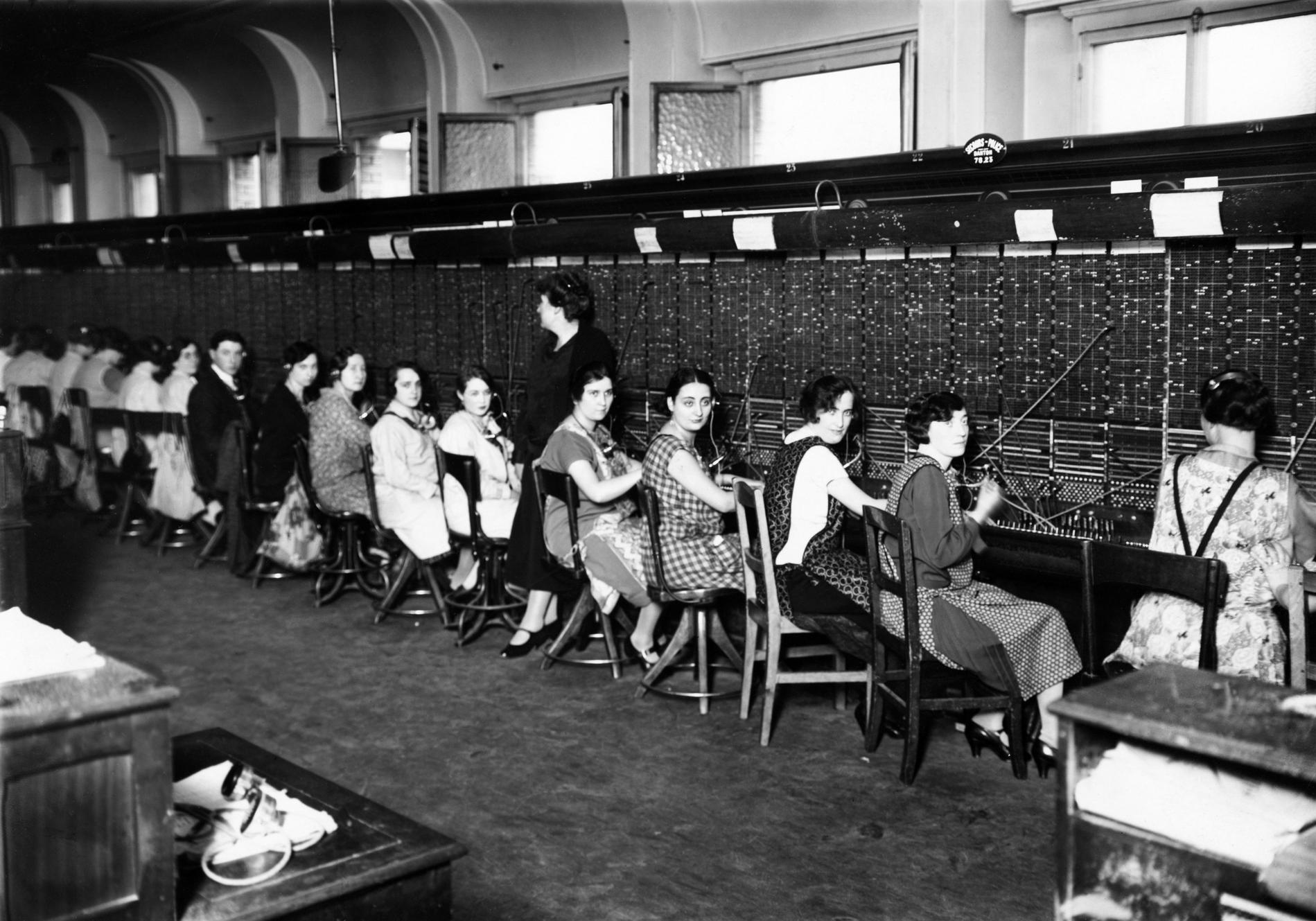 1929CentralTelephoniqueManuelParis001