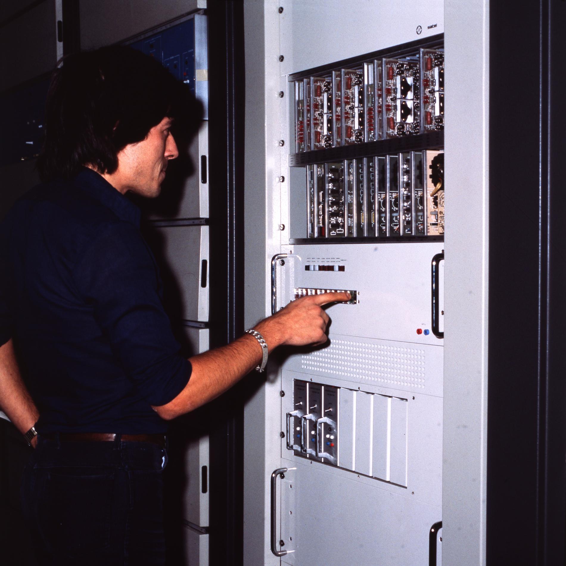 1980Metaconta11FavecBaieSatel