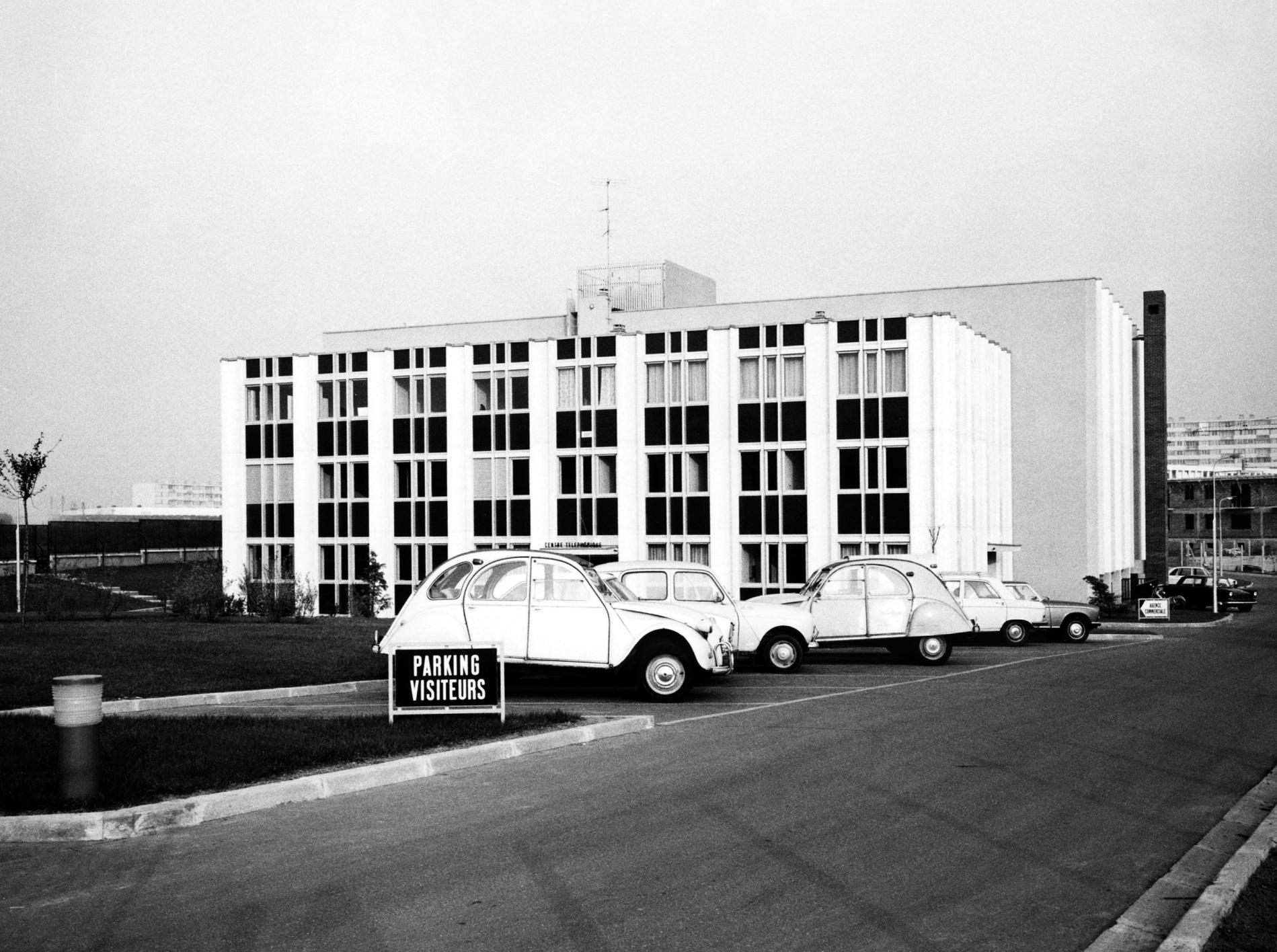 1973.11CentreTelephoniqueTrappes001