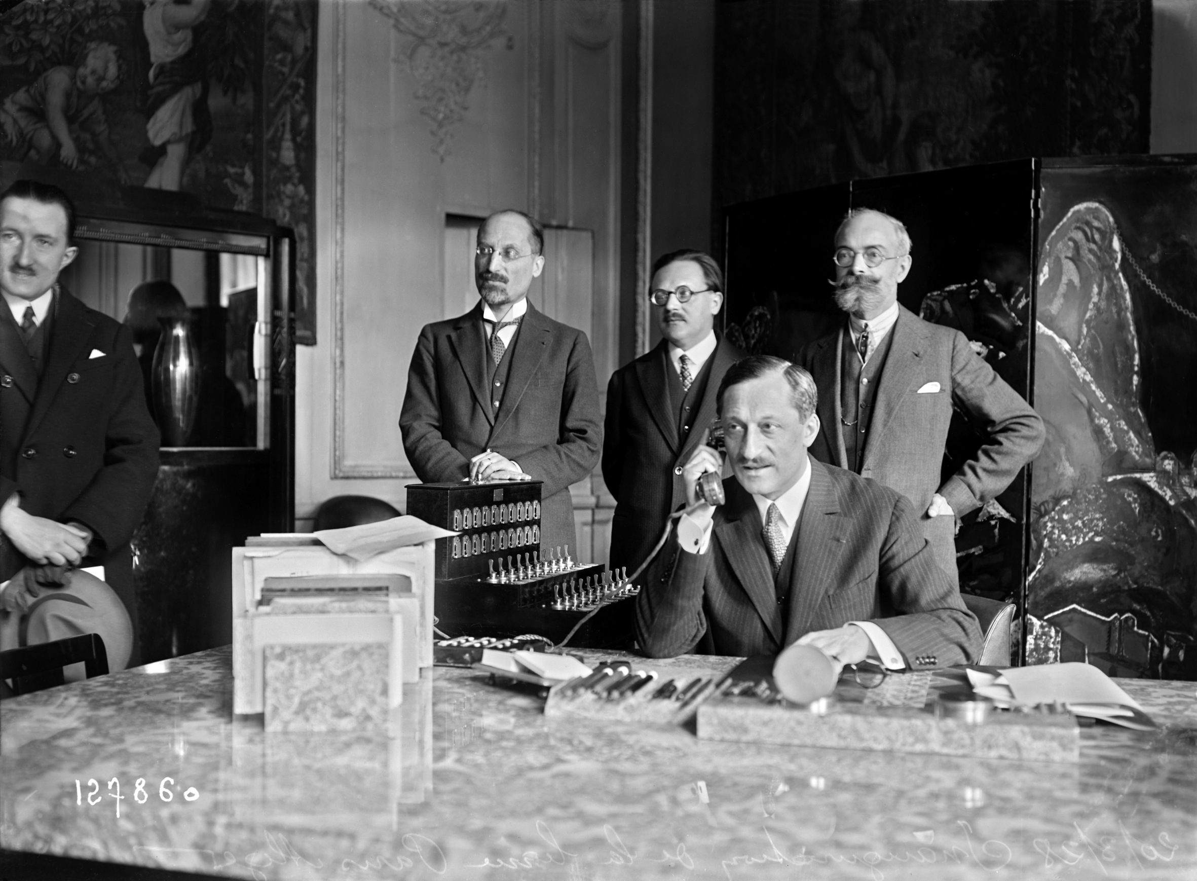 1928.03.19InaugTelephoneParisAlgerROL127860