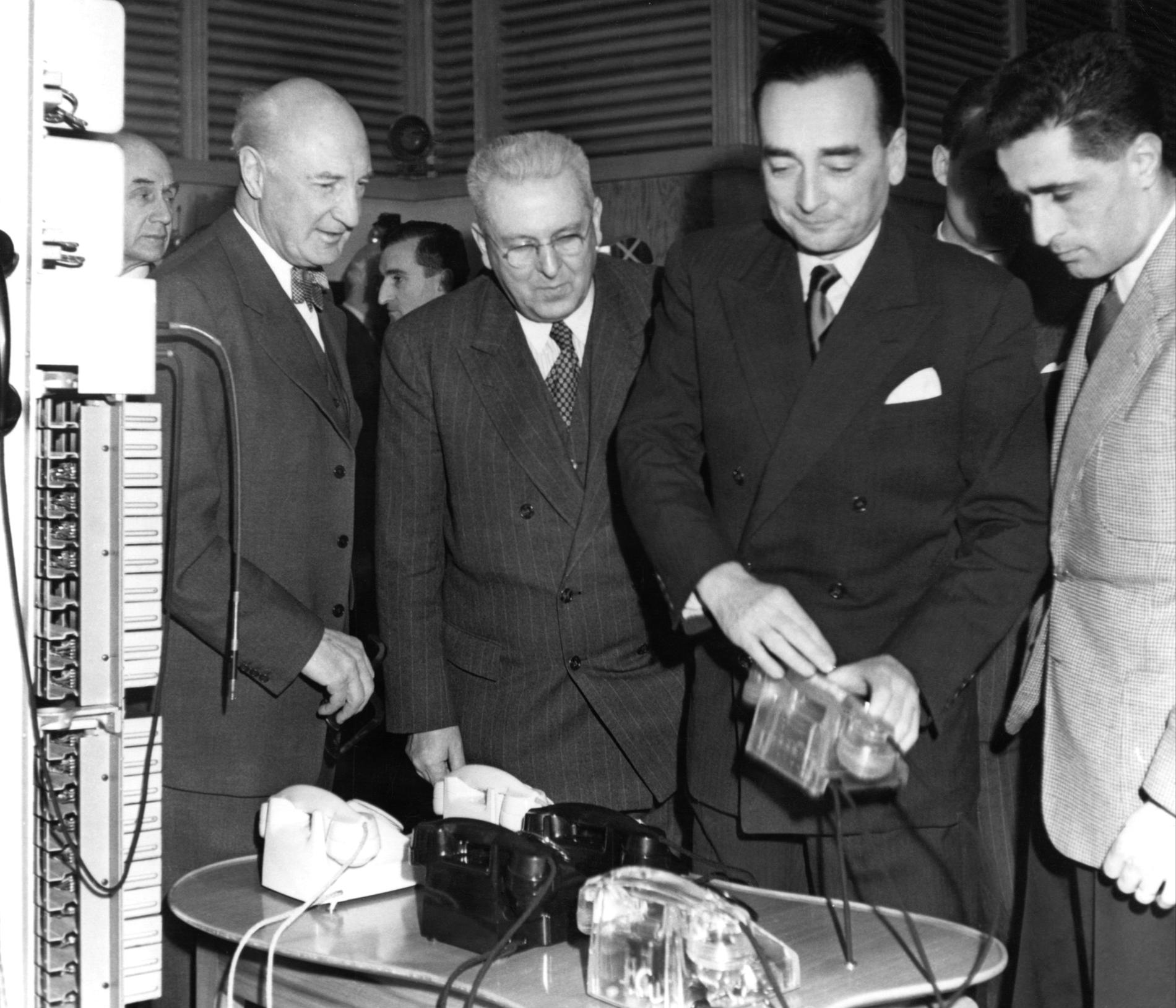 1952.02.05VisiteSuedeEricssonRogerDuchet