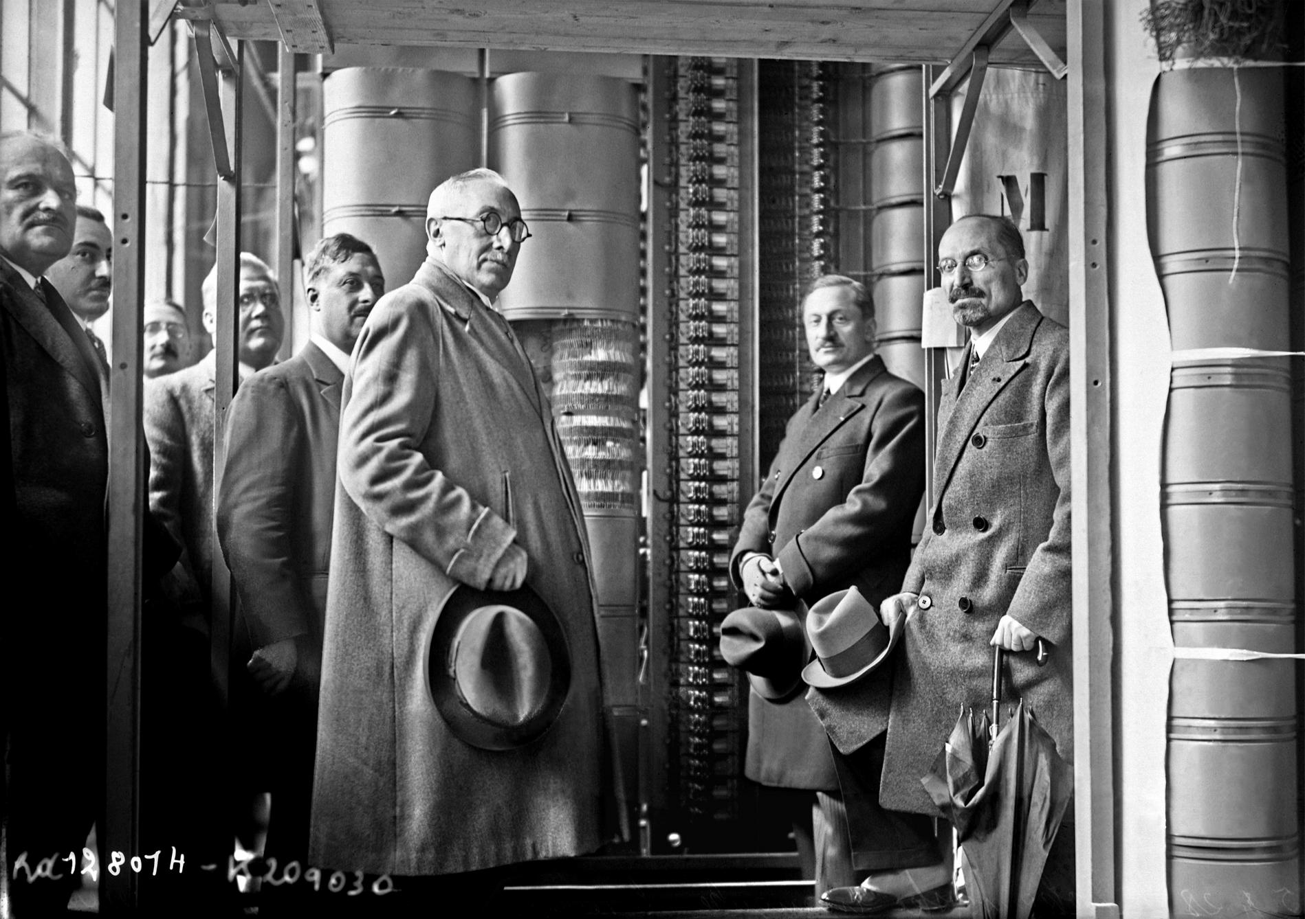 1928.04.05VisiteMinistrePTTRotary7A1Carnot