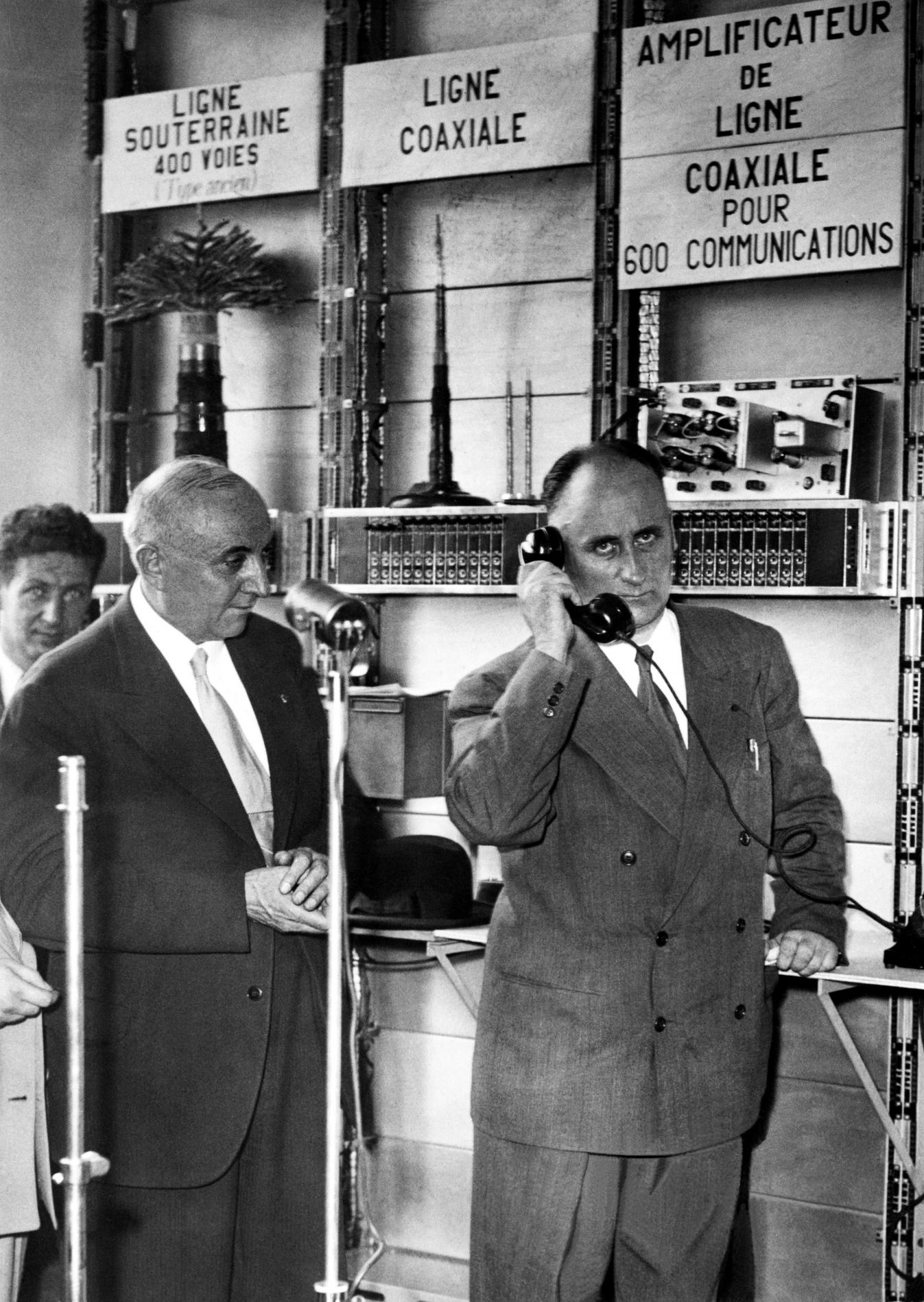 1947.07.29InaugParisToulouseCoaxialRef118435