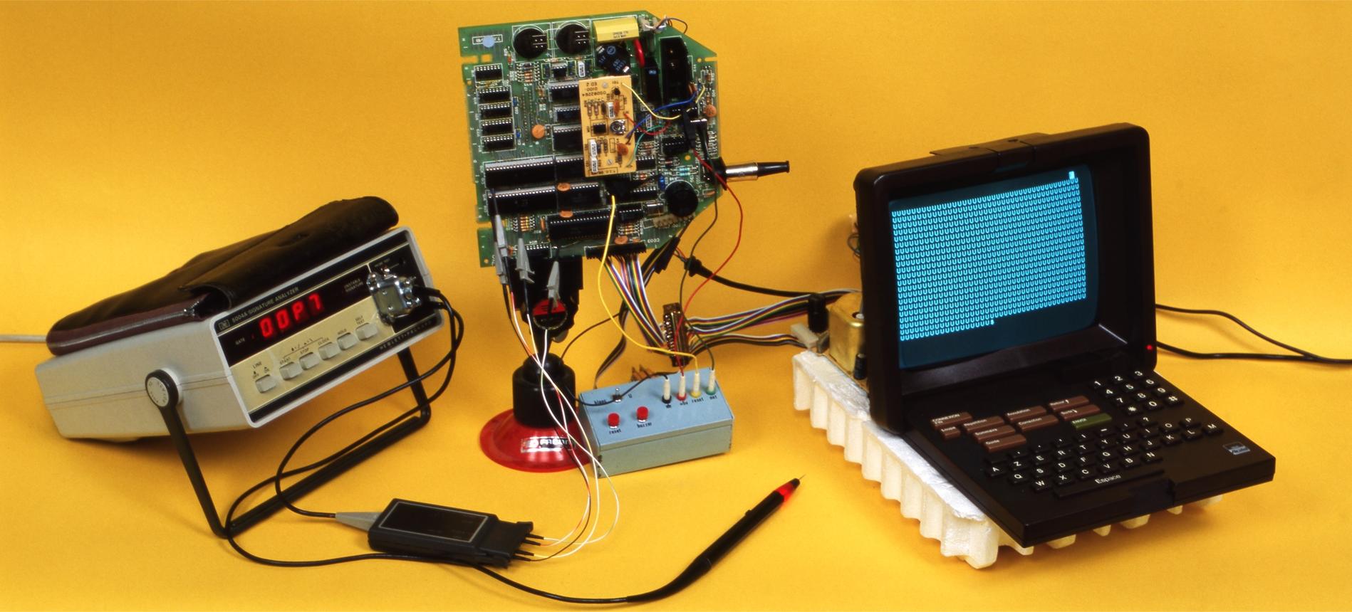 1984Minitel1OuvertEnTest