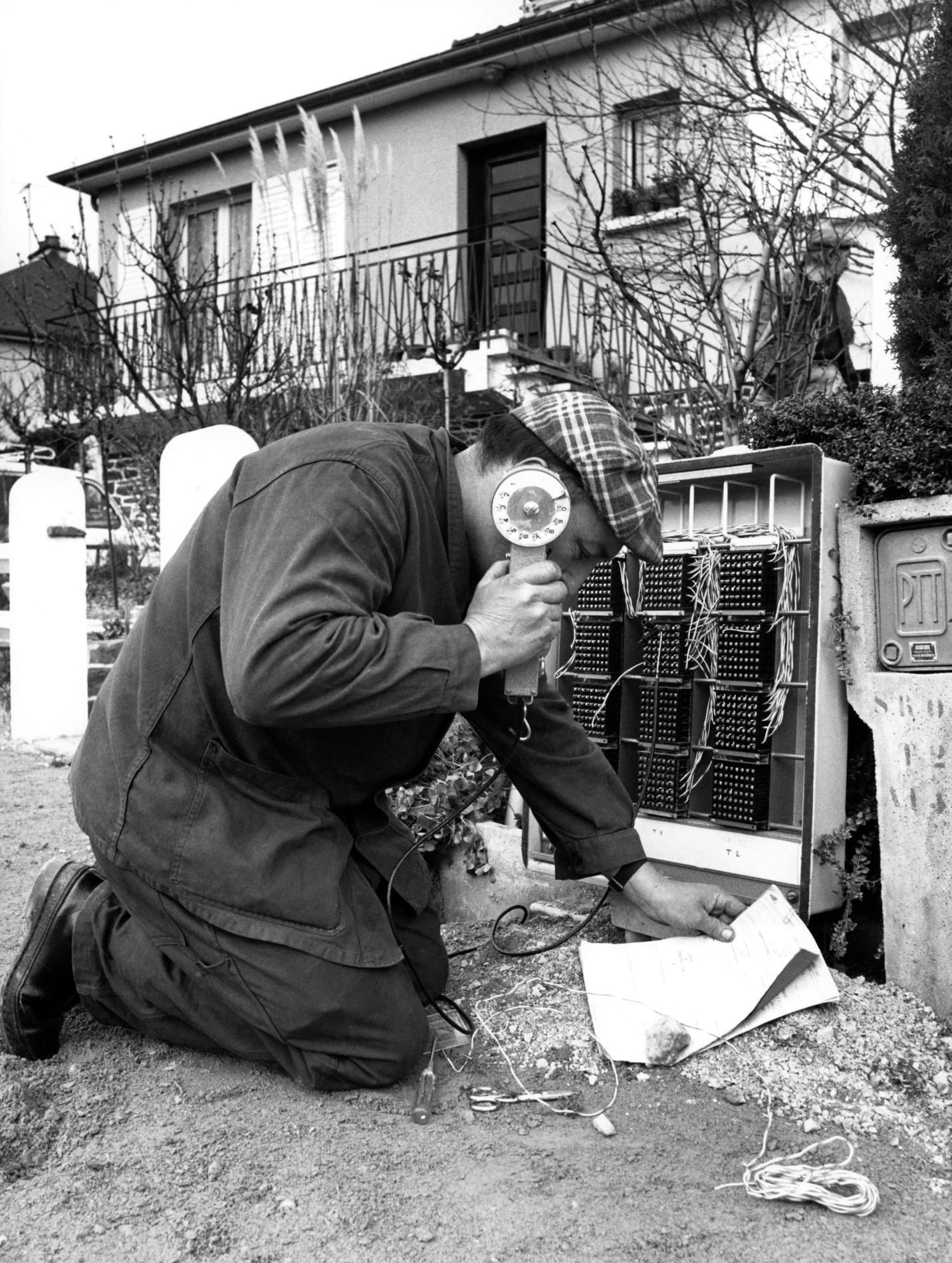 1976.01.15AgentLignesChezAbonne002