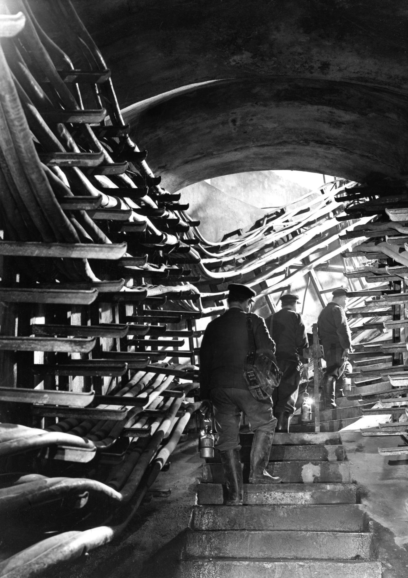 1954.01GalerieSouterraineParisN2