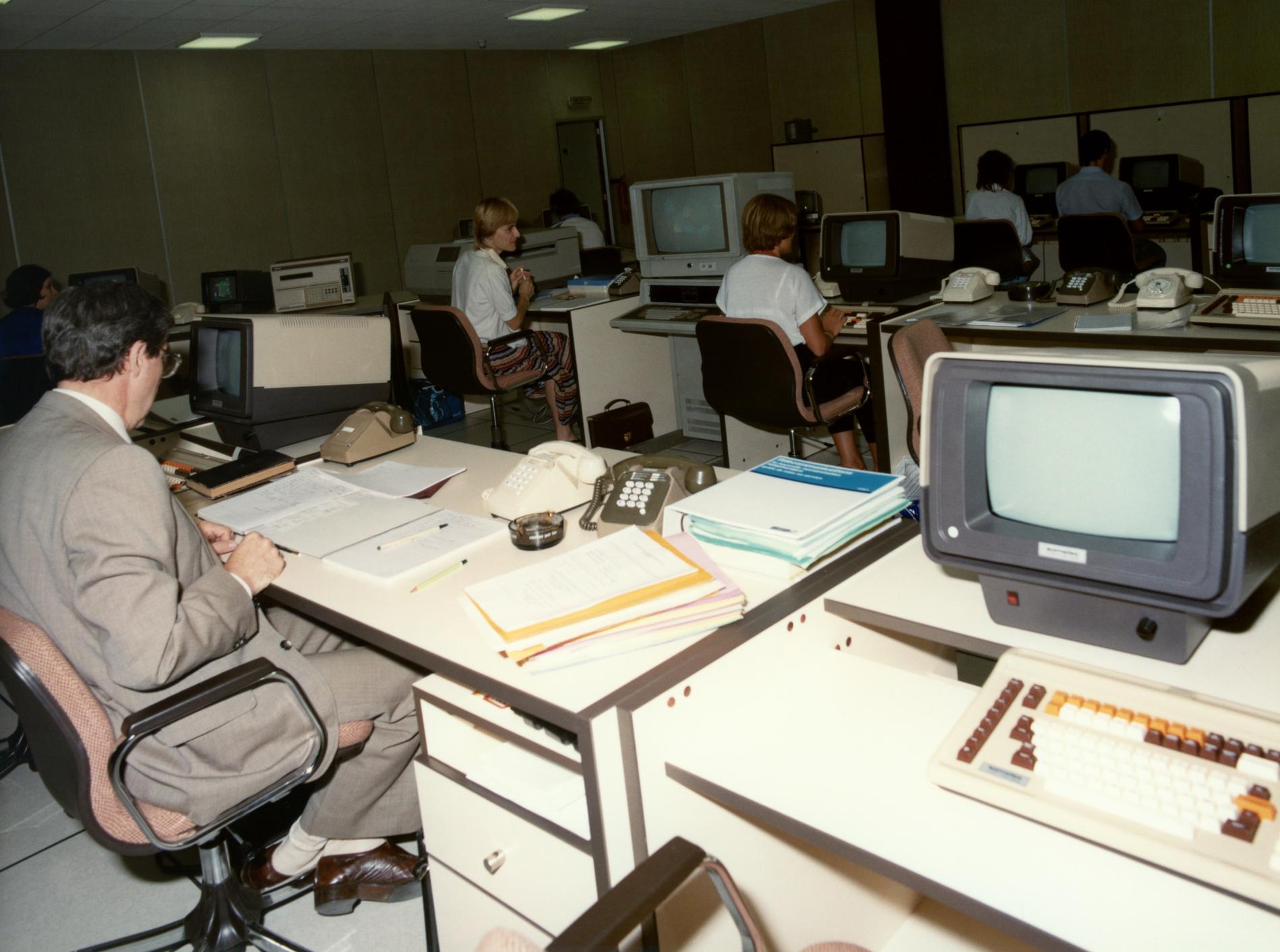 1985.08.01MuratCentreNNT2SansNum001