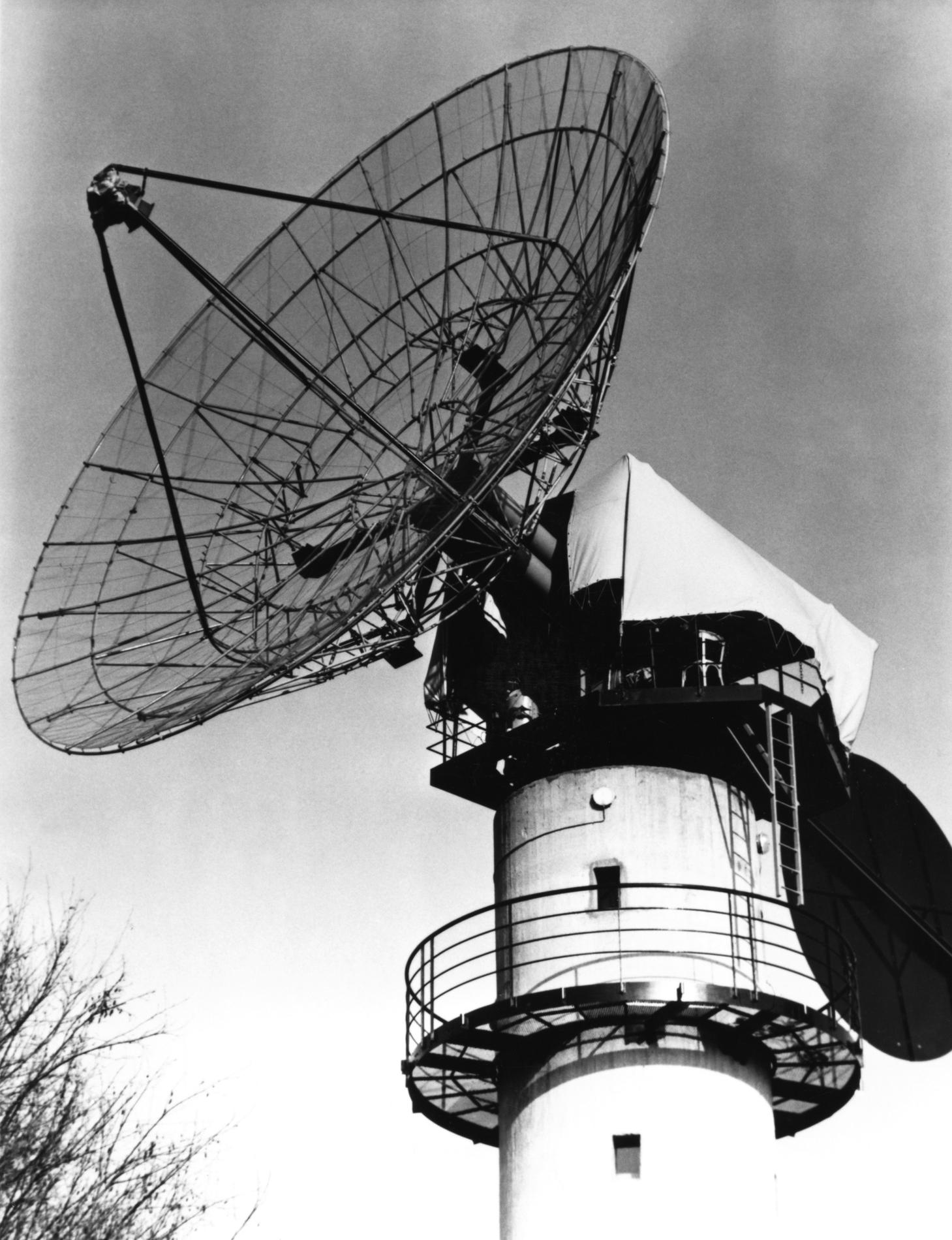 1960AntenneSatelliteNancay