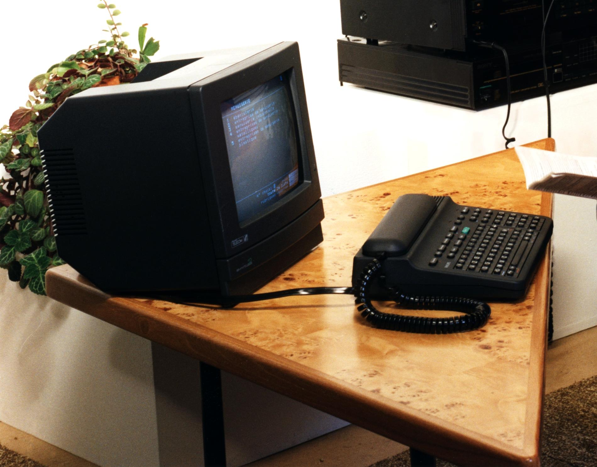 1991.06.20Minitel12PhilipsAnthracite