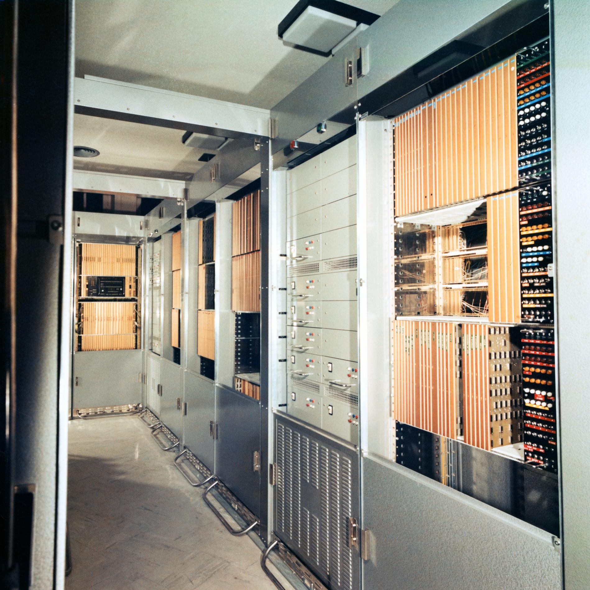 1970CommutateurPlatonPerrosGuirecTv2