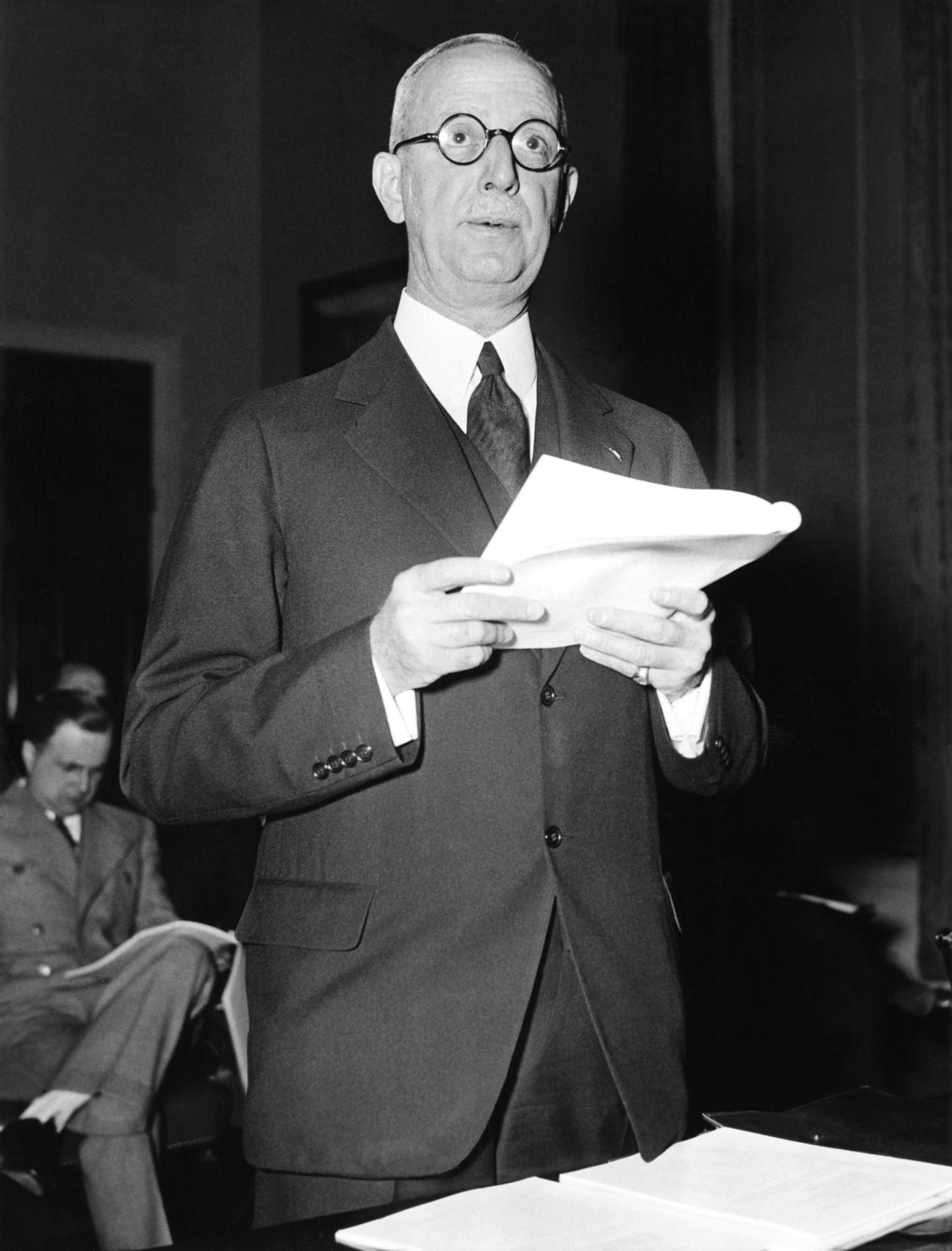 1934.05.11ColonelSosthenesBehn