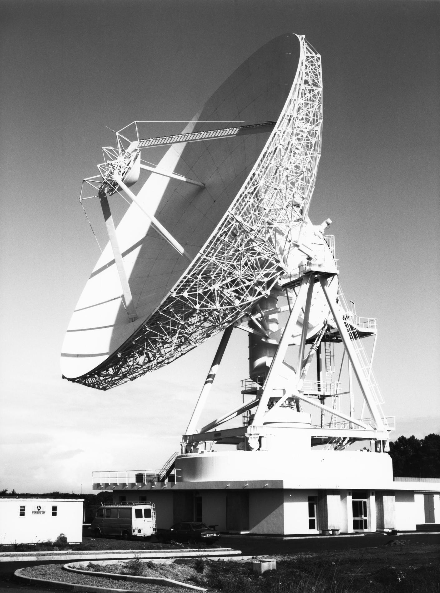 1983.10.10AntenneEnServicePB6ph512466